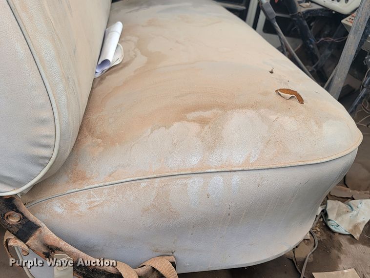 image for item JG9825 1979 Ford F700  utility / service truck