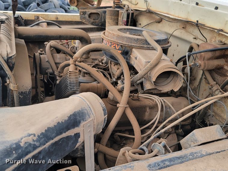 image for item JG9825 1979 Ford F700  utility / service truck