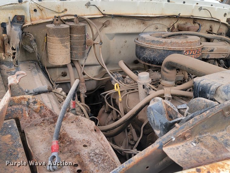 image for item JG9825 1979 Ford F700  utility / service truck