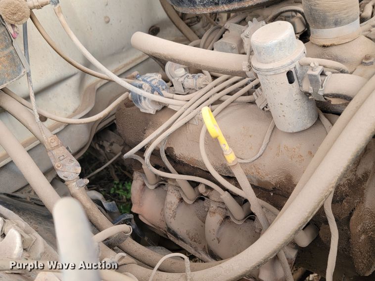 image for item JG9825 1979 Ford F700  utility / service truck