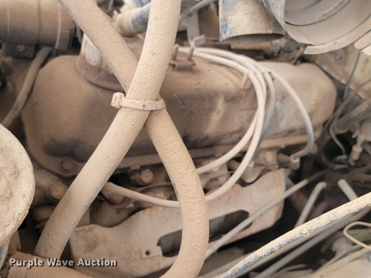 image for item JG9825 1979 Ford F700  utility / service truck