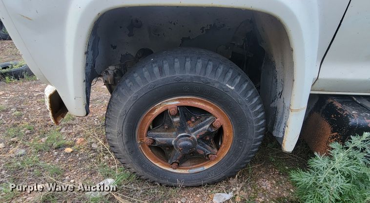 image for item JG9825 1979 Ford F700  utility / service truck