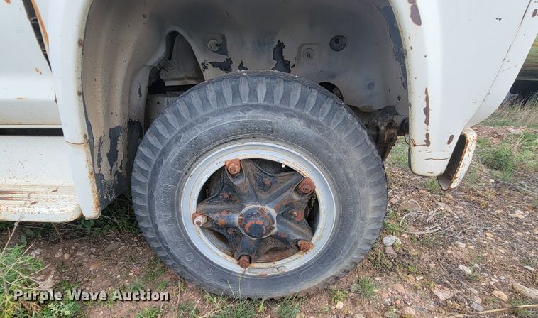 image for item JG9825 1979 Ford F700  utility / service truck