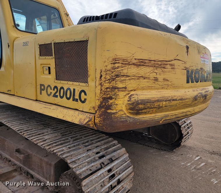 image for item JG9828 1996 Komatsu PC200LC-6LC  excavator