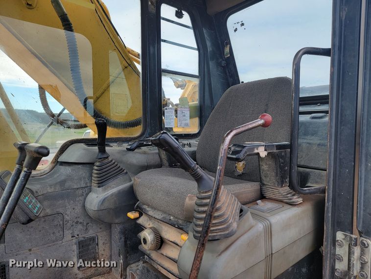 image for item JG9828 1996 Komatsu PC200LC-6LC  excavator