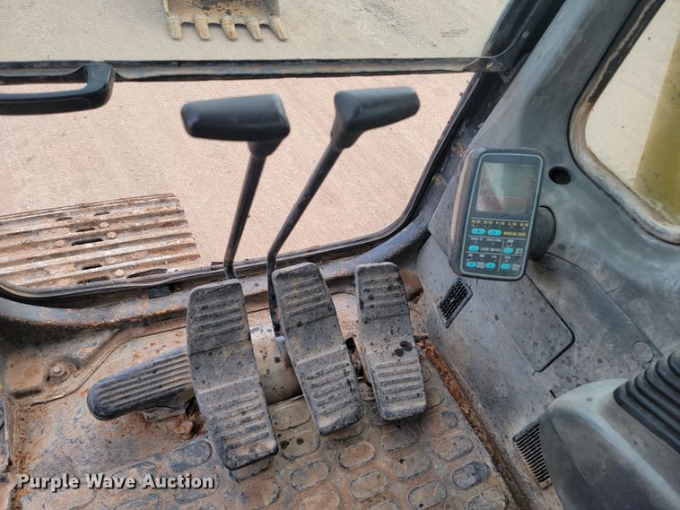 image for item JG9828 1996 Komatsu PC200LC-6LC  excavator