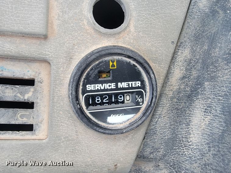 image for item JG9828 1996 Komatsu PC200LC-6LC  excavator