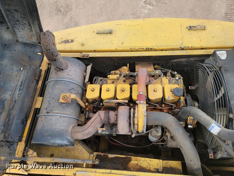 image for item JG9828 1996 Komatsu PC200LC-6LC  excavator