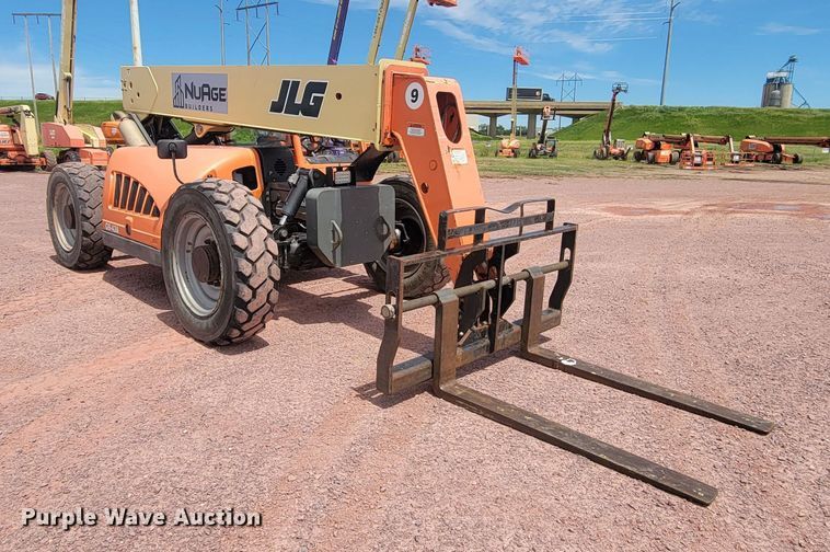image for item JG9866 2009 JLG G9-43A  telehandler