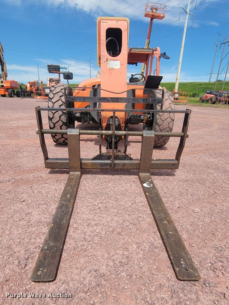 image for item JG9866 2009 JLG G9-43A  telehandler