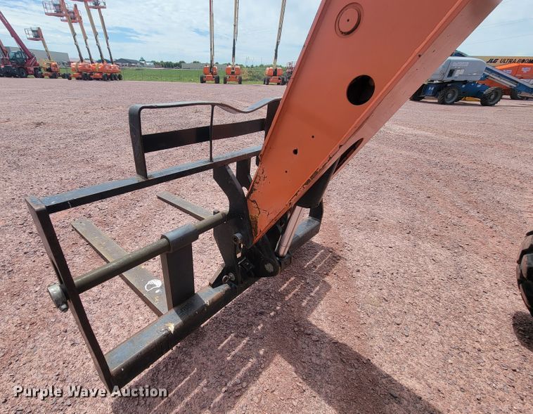 image for item JG9866 2009 JLG G9-43A  telehandler