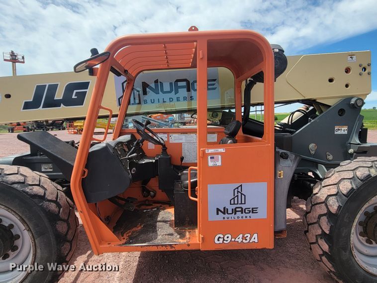 image for item JG9866 2009 JLG G9-43A  telehandler