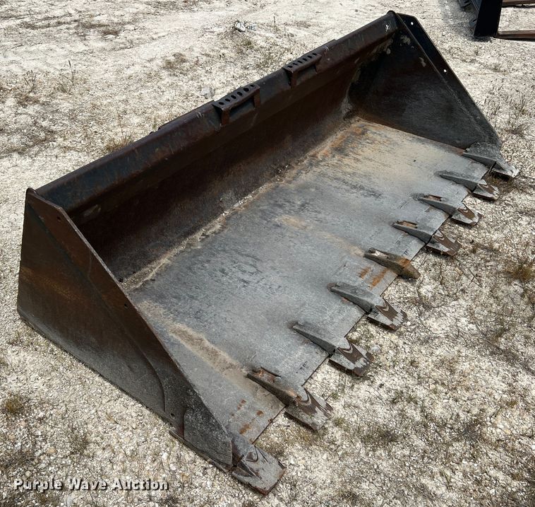 image for item JM9291 Bobcat 88 HD C/I  skid steer bucket