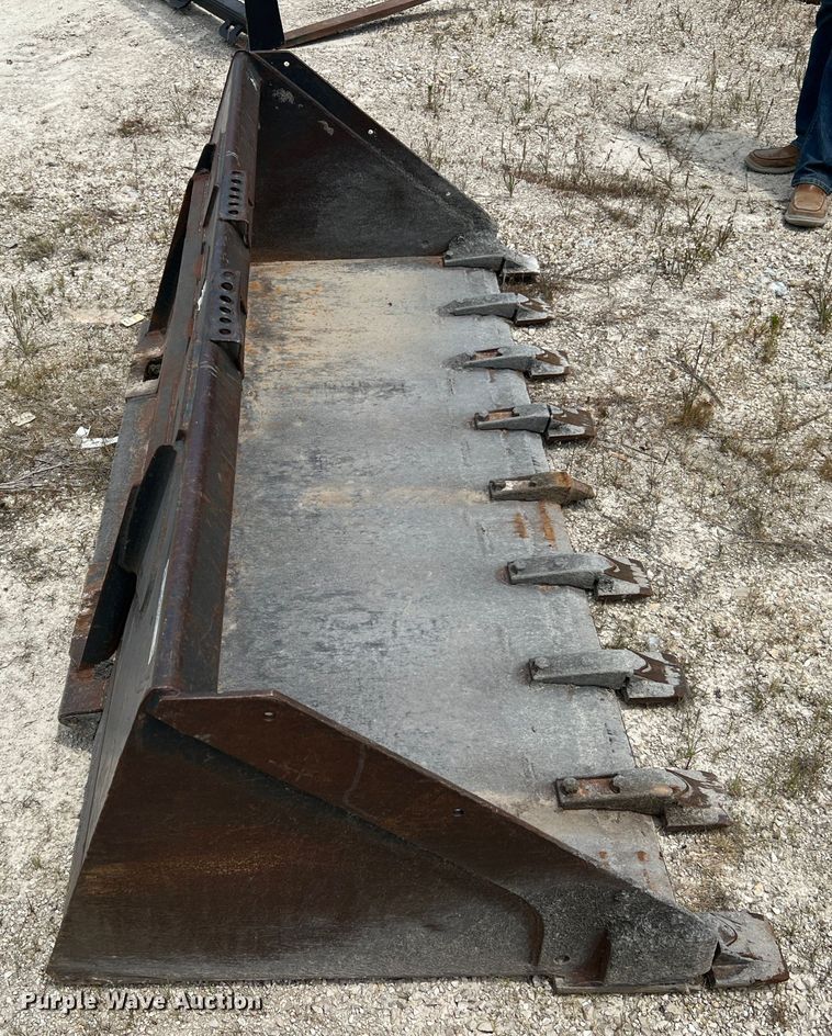 image for item JM9291 Bobcat 88 HD C/I  skid steer bucket