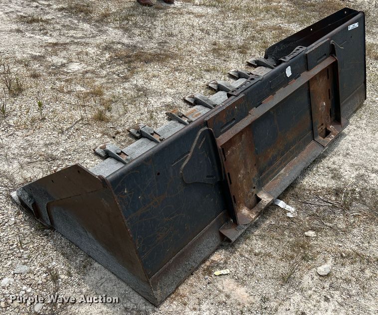 image for item JM9291 Bobcat 88 HD C/I  skid steer bucket