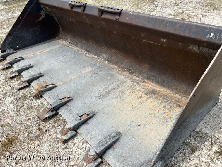 image for item JM9291 Bobcat 88 HD C/I  skid steer bucket