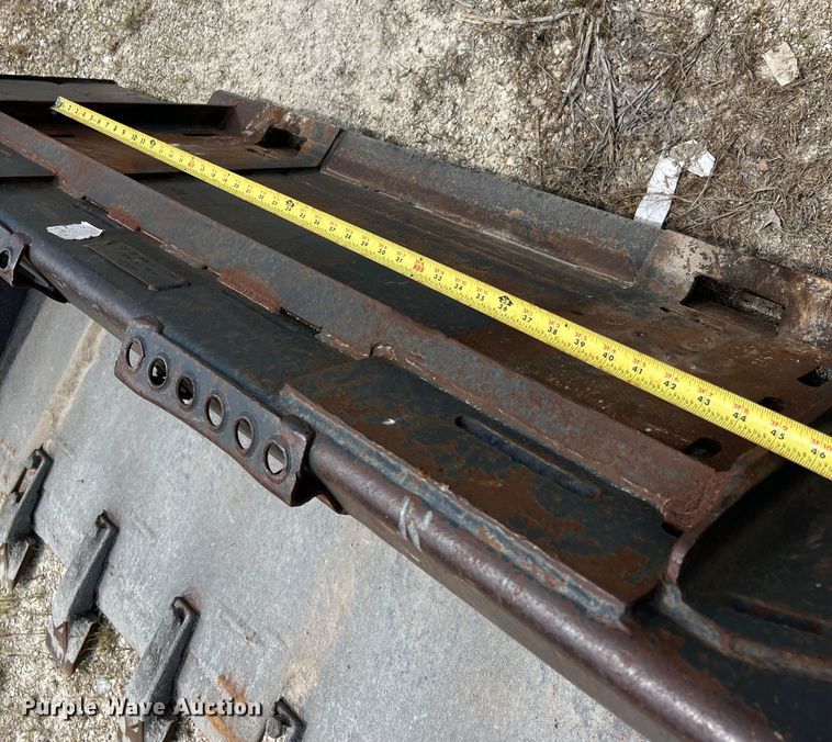 image for item JM9291 Bobcat 88 HD C/I  skid steer bucket