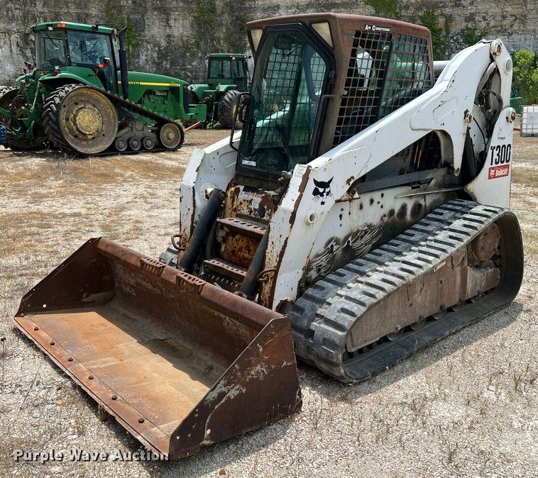 image for item JM9299 2007 Bobcat T300  skid steer loader
