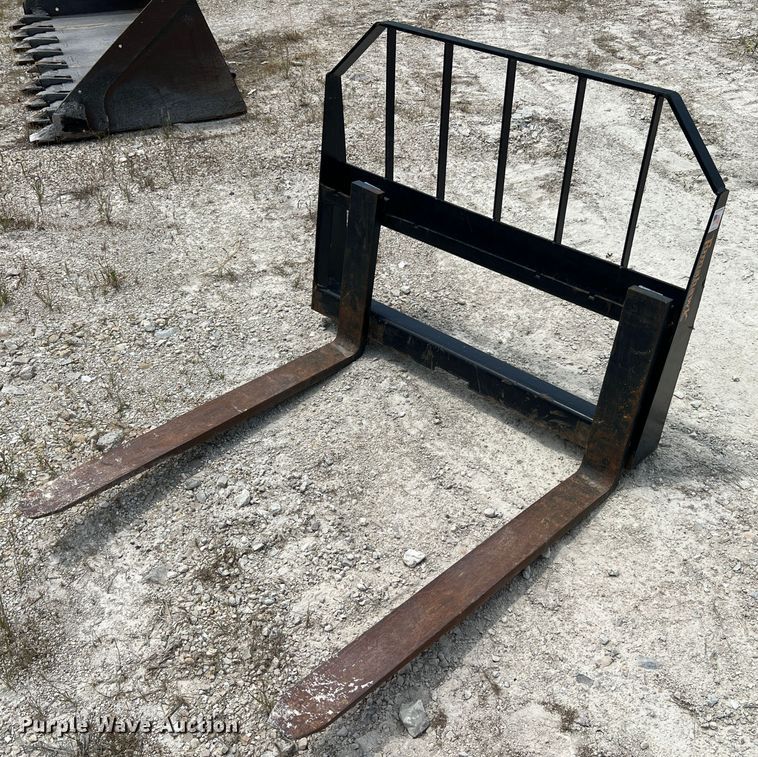 image for item JM9299 2007 Bobcat T300  skid steer loader