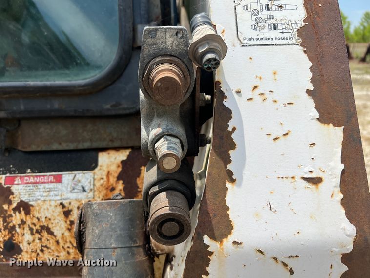image for item JM9299 2007 Bobcat T300  skid steer loader