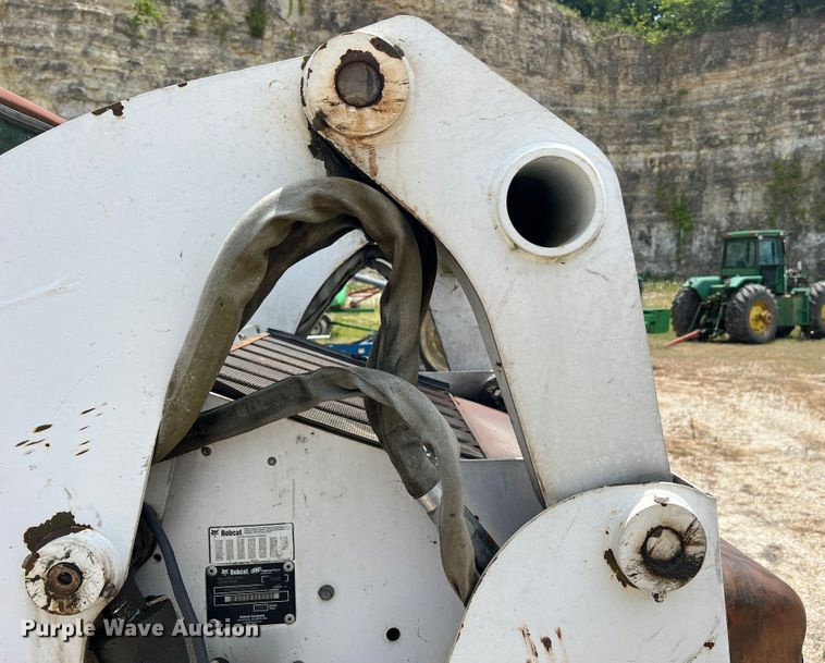 image for item JM9299 2007 Bobcat T300  skid steer loader