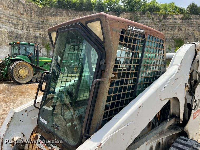 image for item JM9299 2007 Bobcat T300  skid steer loader