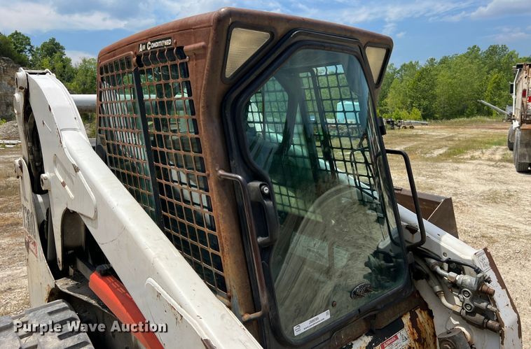 image for item JM9299 2007 Bobcat T300  skid steer loader
