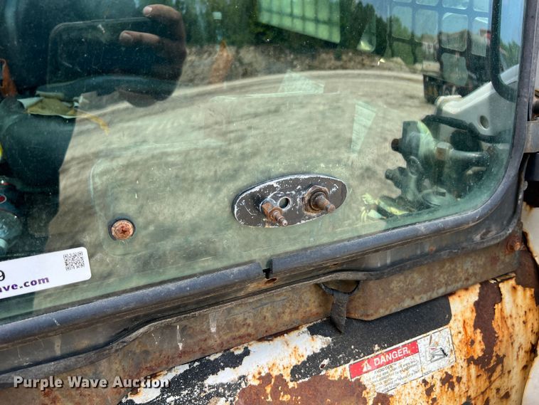 image for item JM9299 2007 Bobcat T300  skid steer loader