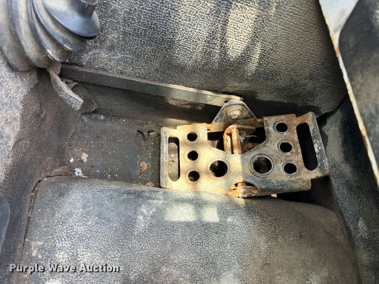 image for item JM9299 2007 Bobcat T300  skid steer loader