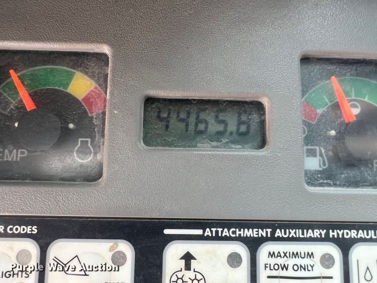 image for item JM9299 2007 Bobcat T300  skid steer loader