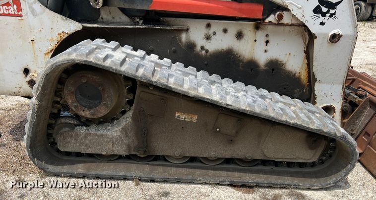 image for item JM9299 2007 Bobcat T300  skid steer loader