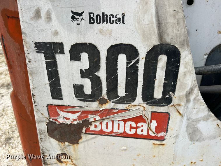 image for item JM9299 2007 Bobcat T300  skid steer loader
