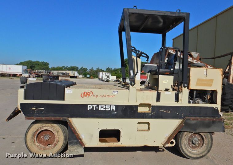 image for item JS9018 2007 Ingersoll Rand PT125R  pneumatic roller