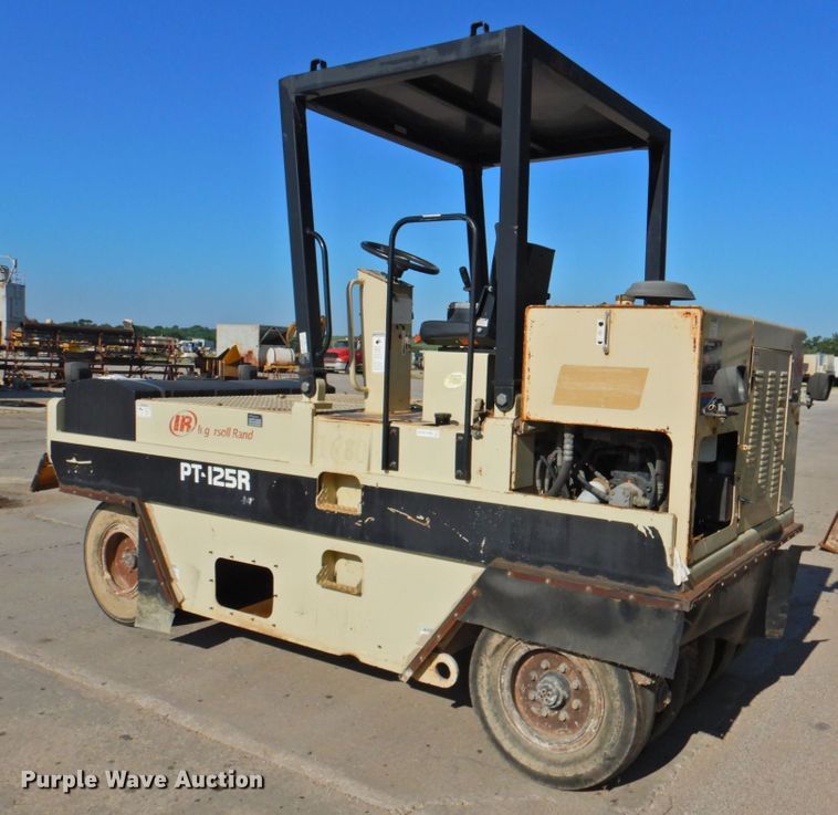 image for item JS9018 2007 Ingersoll Rand PT125R  pneumatic roller