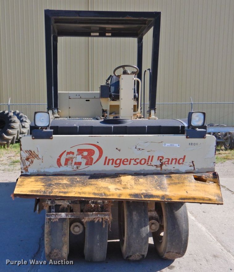image for item JS9018 2007 Ingersoll Rand PT125R  pneumatic roller