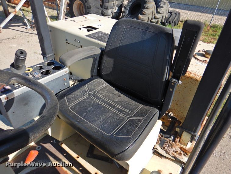 image for item JS9018 2007 Ingersoll Rand PT125R  pneumatic roller