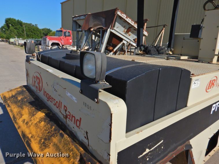 image for item JS9018 2007 Ingersoll Rand PT125R  pneumatic roller