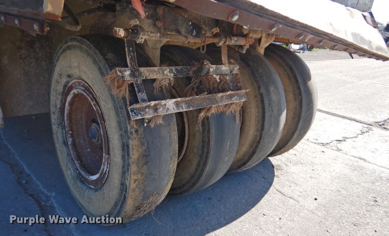 image for item JS9018 2007 Ingersoll Rand PT125R  pneumatic roller