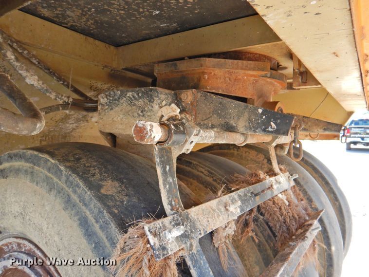 image for item JS9018 2007 Ingersoll Rand PT125R  pneumatic roller