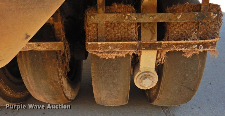 image for item JS9018 2007 Ingersoll Rand PT125R  pneumatic roller