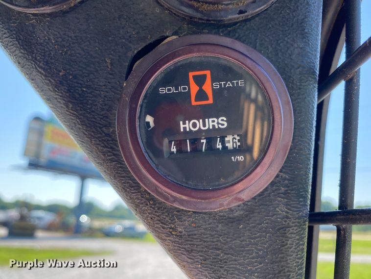 image for item JU9265 2001 Mustang 2042  skid steer loader