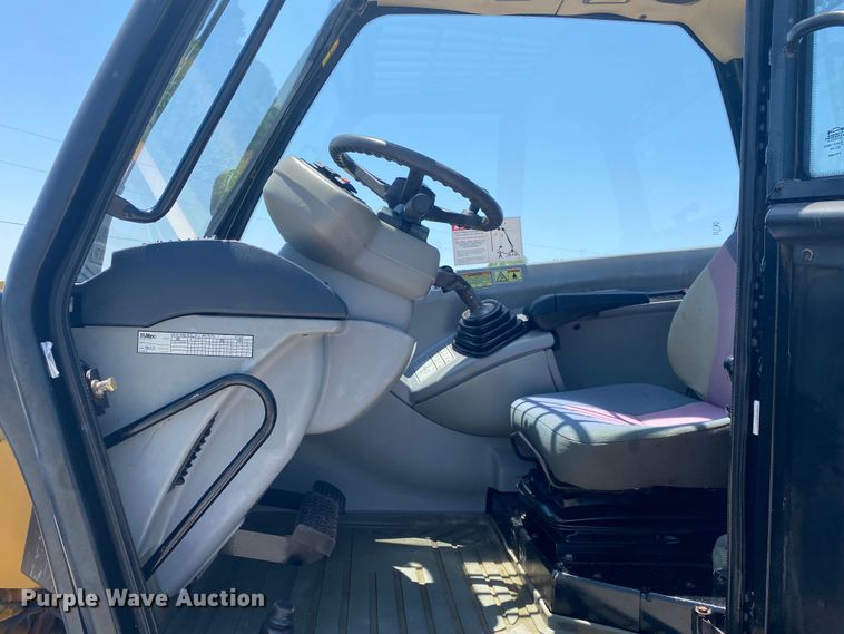 image for item JU9271 2005 Caterpillar TH560B  telehandler