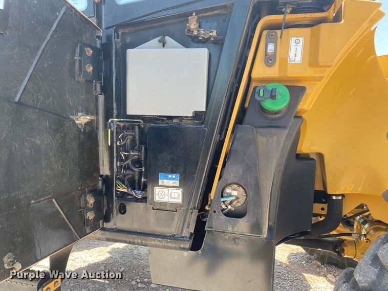 image for item JU9271 2005 Caterpillar TH560B  telehandler