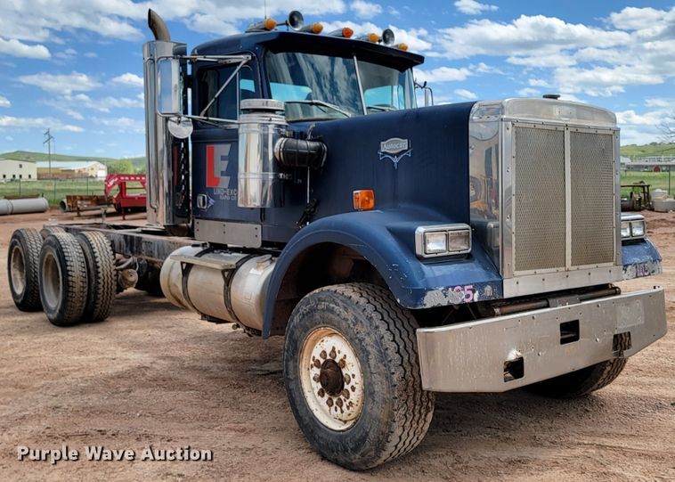 image for item KA9318 1985 Volvo White Autocar AT Westport  truck cab and chassis