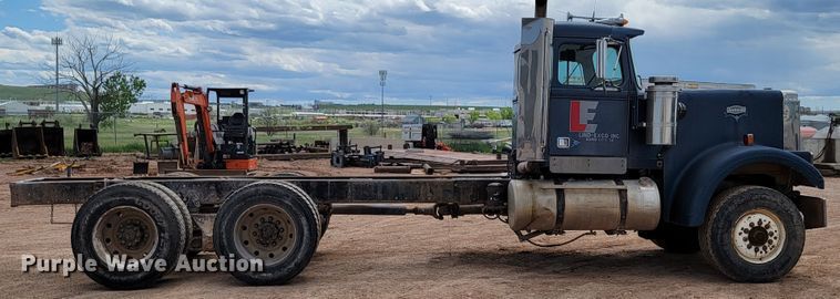 image for item KA9318 1985 Volvo White Autocar AT Westport  truck cab and chassis