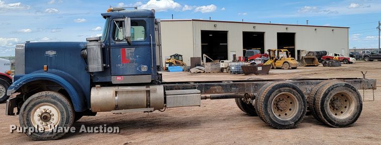 image for item KA9318 1985 Volvo White Autocar AT Westport  truck cab and chassis