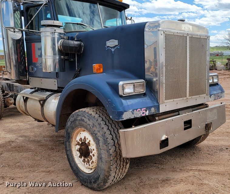 image for item KA9318 1985 Volvo White Autocar AT Westport  truck cab and chassis