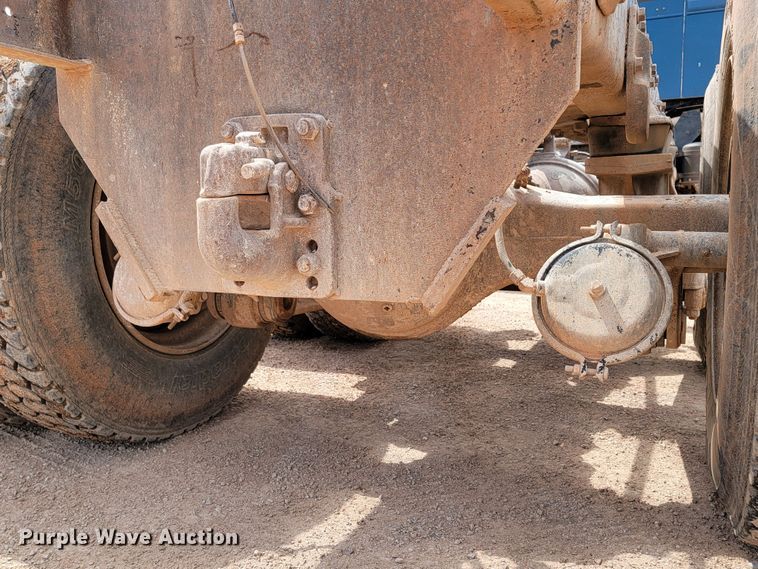 image for item KA9318 1985 Volvo White Autocar AT Westport  truck cab and chassis