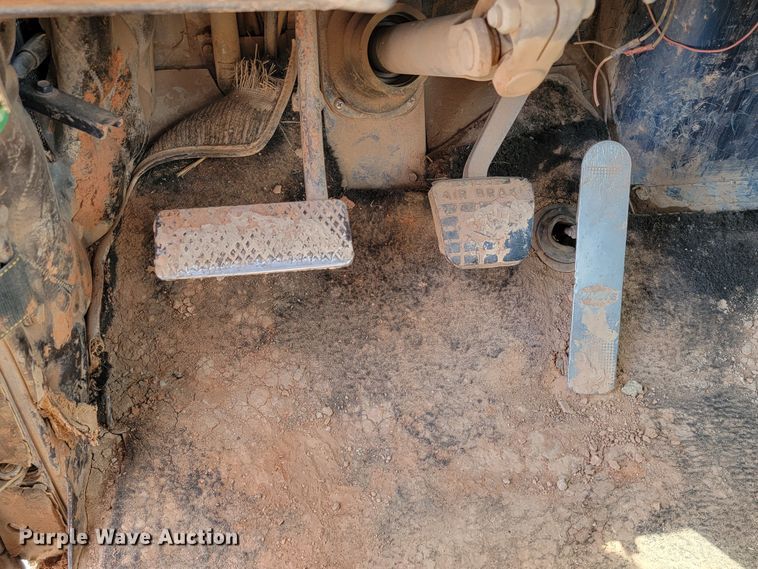 image for item KA9318 1985 Volvo White Autocar AT Westport  truck cab and chassis