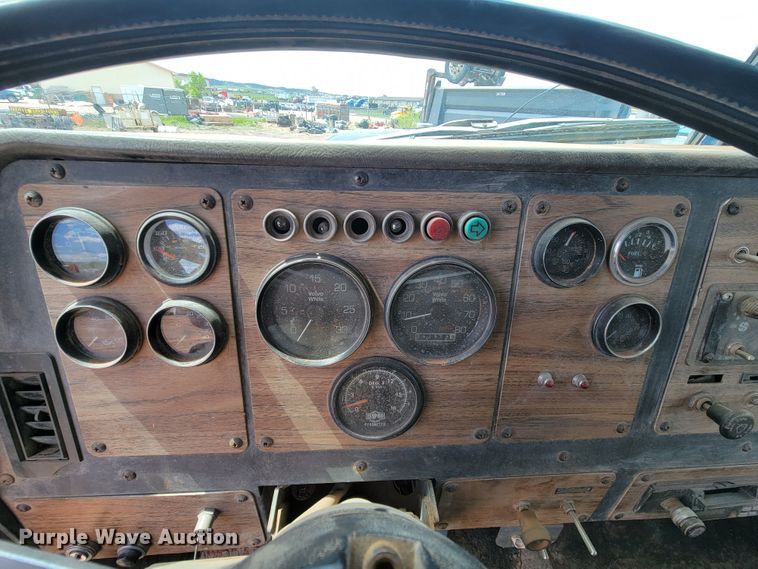 image for item KA9318 1985 Volvo White Autocar AT Westport  truck cab and chassis